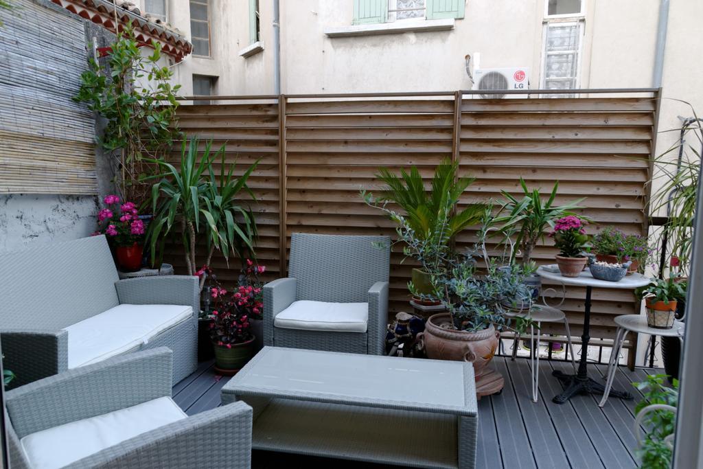 Hotel Du Commerce Pont-Saint-Esprit Exterior photo